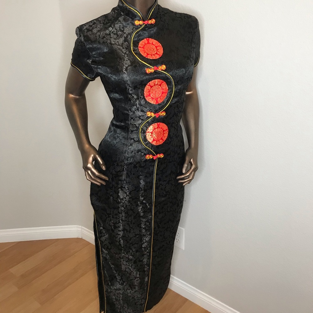 Vintage oriental gown black and red